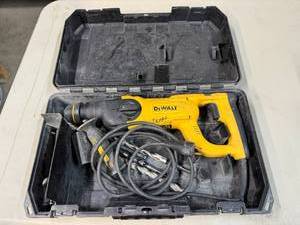 lot 183 image: DeWalt D25213 Hammer Drill & Bits