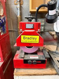 lot 199 image: Bradley Blade Sharpener