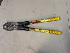 lot 205 image: Kearney Compression Tool