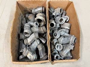 lot 208 image: 2 Boxes of Electrical Connectors