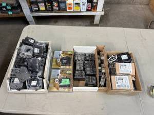 lot 210 image: Siemens Circuit Brakers