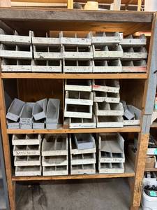 lot 213 image: 3 Shelves of Organizer Bins