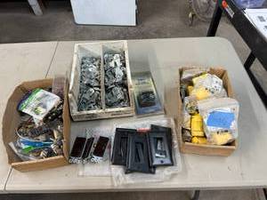lot 239 image: New Plug Ends, Outlets & Covers, Switches & Clips