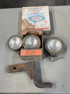 lot 249 image: Trailer Receiver, Utility Lights & Portable Emergency Heater