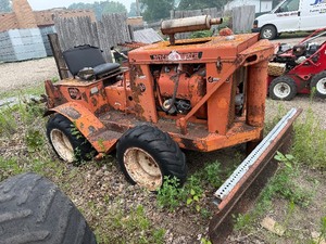 lot 9 image: Ditch Witch V30 Trencher