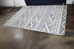 lot 12 image: Large Blue and White Patterned Area Rug 72 x 96
