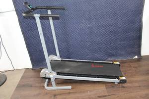 lot 23 image: Sunny Manual Treadmill with Digital Display