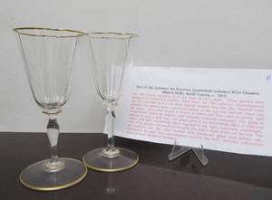 lot 12 image: Pair of Antique Lobmeyr Art Nouveau Quatrefoil Iridescent Wine Glasses - Vienna - ca. 1895