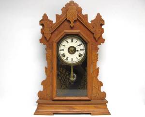 lot 26 image: Antique Parlor  Mantel Clock #3