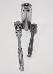 lot 126 image: 2 SNAP-ON Socket Wrenches