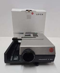 lot 134 image: Quality LEICA Pradovit P-150 Slide Projector