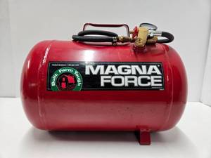 lot 139 image: Like-New MAGNA FORCE Air Tank