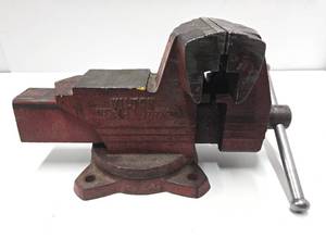 lot 171 image: Quality Vintage WILTON Bench Vise