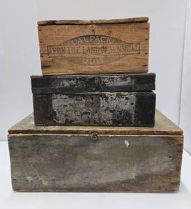 lot 194 image: Antique Small Trunk & Old Hinged Wood Boxes