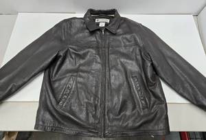 lot 280 image: Nice Condition COLUMBIA Black Leather Jacket - Size XL