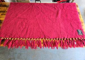 lot 282 image: Excellent Vintage ESKIMO Mohair Blanket - Made in Switzerland