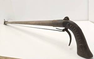 lot 295 image: Original Antique 1900 GopherVarmint Grabber wGreat Pistol Style Handle