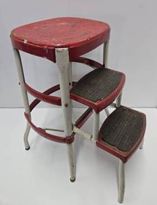 lot 309 image: Vintage 1950s Era Metal Stepstool