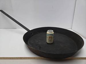 lot 310 image: HUGE Vintage Camp Skillet - 20.5 Diameter
