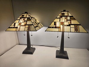 lot 154 image: Excellent Pair of Frank Lloyd Wright Style Stained Glass Table Lamps by Milton