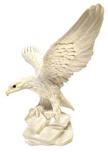 lot 222 image: Great Looking Signed Vintage Eagle Sculpture - Signed A. Giannelli 