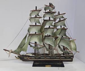 lot 224 image: Larger Wooden Nautical Ship Display - Cutty Sark