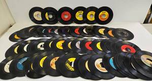 lot 239 image: Large Estate Lot of Vintage Vinyl 45 Records