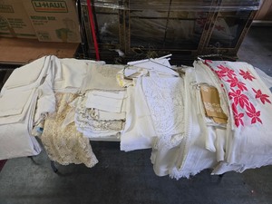 lot 337 image: LARGE Lot of Vintage Damask  Linens  Table Cloths etc