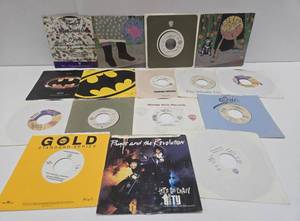 lot 365 image: Great Collection of Vintage PRINCE 45 Records wSleeves