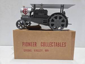 lot 368 image: Awesome Limited Edition Tractor by Pioneer Collectibles - Twin City 60-90 Tractor