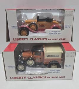 lot 387 image: 2 Mint in Box Diecast Vehicles & Metal Sign - Liberty Classics - Minneapolis Moline & Allis Chalmers