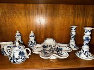 Set of Blue Danube Porcelain Pieces with Floral Pattern