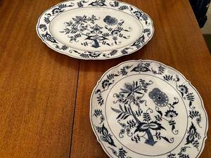 lot 25D image: Set of 2 Blue Danube Design Platter and Charger  Chop Plate