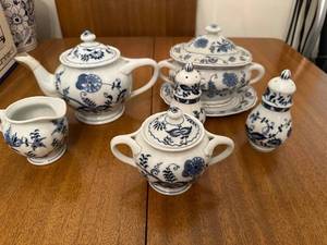lot 28D image: Blue Danube Tea and Coffee Set with Floral Pattern