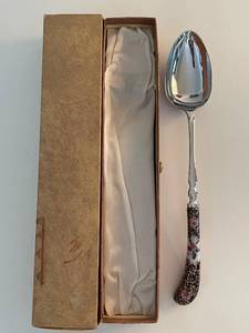 lot 47 image: Imari Pattern Handle & English Stainless Steel Spoon with Box