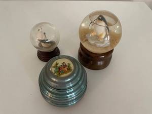 lot 75 image: Lot of 3 Winter Wonderland Snow Globes with Music Feature