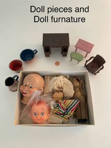 lot 103 image: Vintage Doll Parts and Miniature Doll Furniture Collection