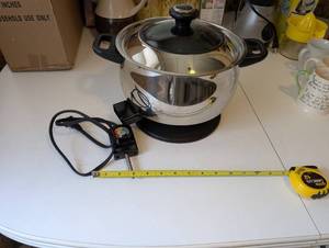 lot 152 image: Electric Multi-Purpose Cooker with Temperature Control