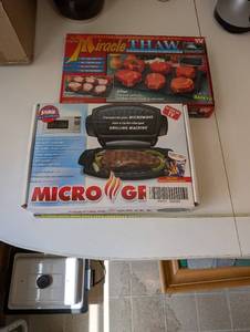 lot 164 image: Miracle Thaw Defrosting Tray and Micro Grill Set