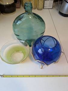 lot 184 image: Set of 3 Colored Glass Vases and Bowl