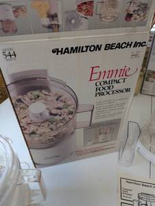 lot 188 image: Hamilton Beach Emmie Compact Food Processor Model 544