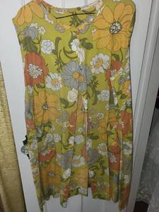 lot 248 image: Set of 3 Vintage Womens Dresses with Vibrant Patterns