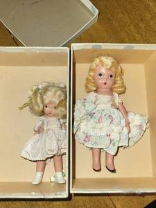 lot 253 image: Pair of Vintage Nancy Ann Dee Dee Ann Flower Girl Dolls in Original Boxes