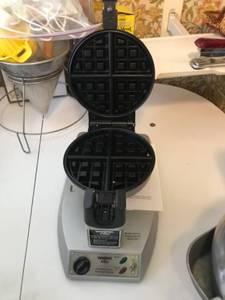 lot 289 image: Waring Pro Double Waffle Maker