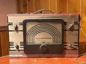 lot 305 image: Vintage Simpson Signal Generator Model 315