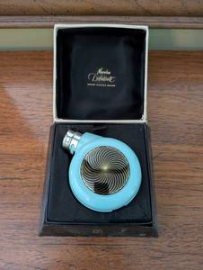 lot 512 image: Vintage Norelco Debutante Rotary Electric Shaver with Case