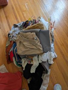 lot 521 image: Large Collection of Mixed Womens Clothing - Dresses, Tops, Pants