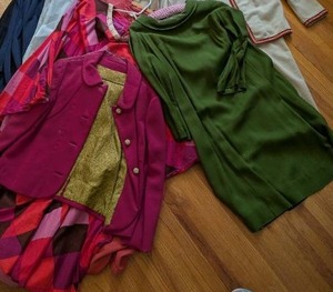 lot 522 image: Vintage Womens Clothing Lot of Dresses and Outfits