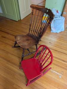 lot 526 image: Set of 2 Wooden Chairs - Adult Windsor Rocking Chair and Child Size