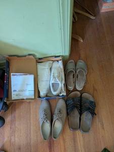 lot 527 image: Set of 4 Pairs of Womens Shoes - Reebok, Betula, Easy Spirit